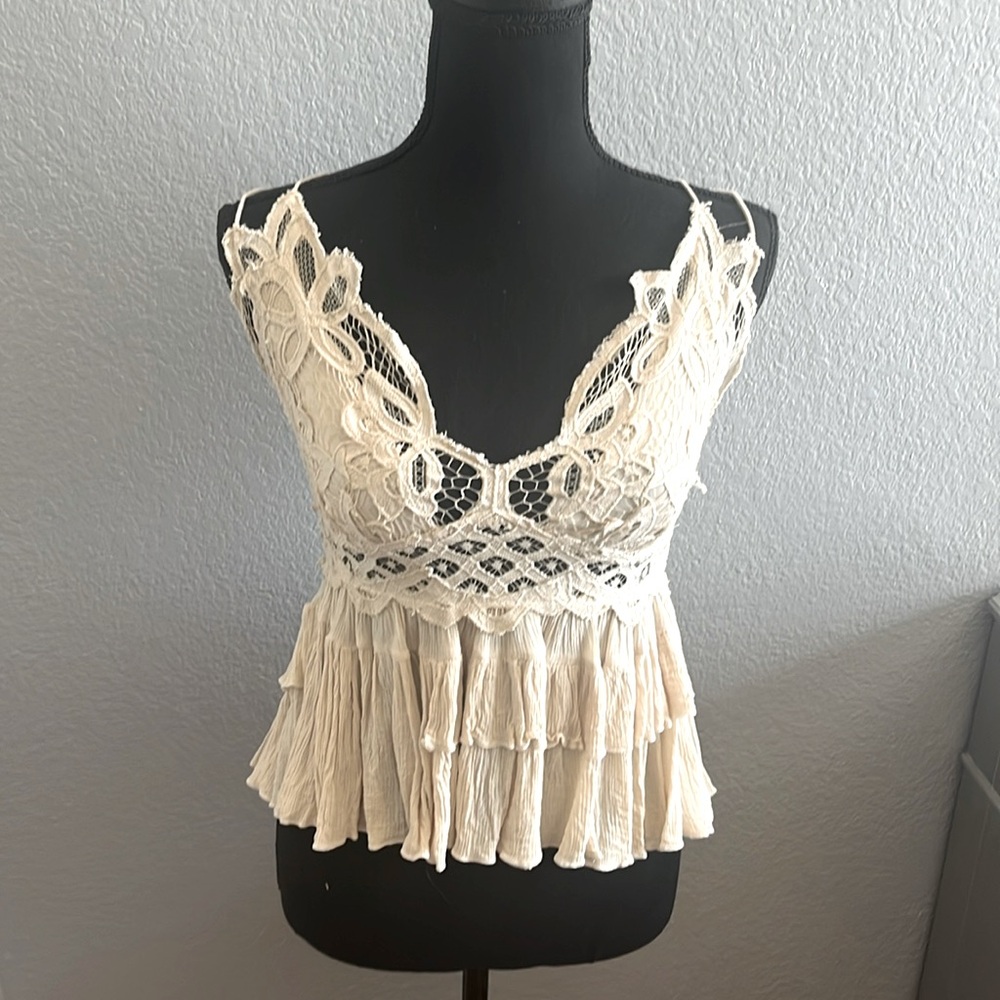 Free people, spaghetti, strap, shirt, never worn. Perfect for summer!